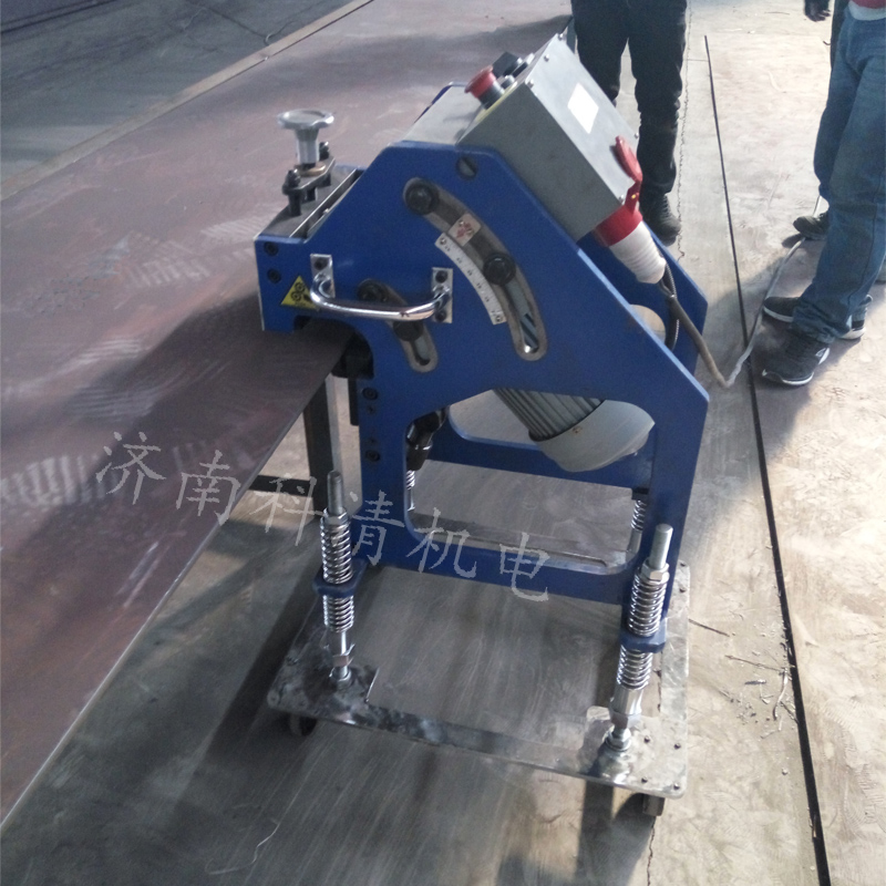 GBM-12自動鋼闆坡口機4.jpg